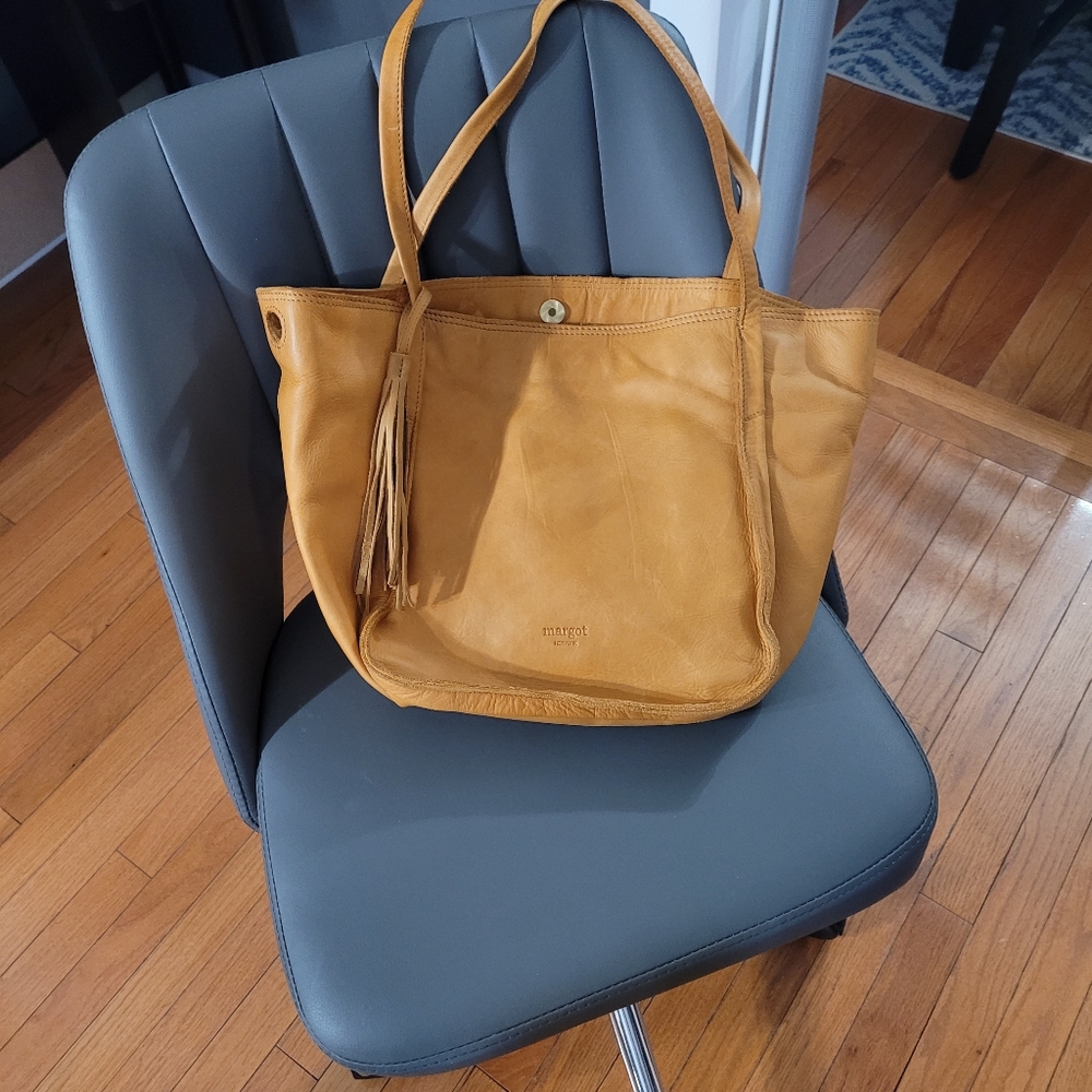 Margot shoulder tote